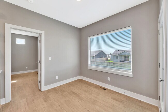 Building Photo - 969 W Long Path Ct