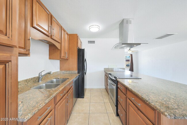 Building Photo - 8507 E Mariposa Dr