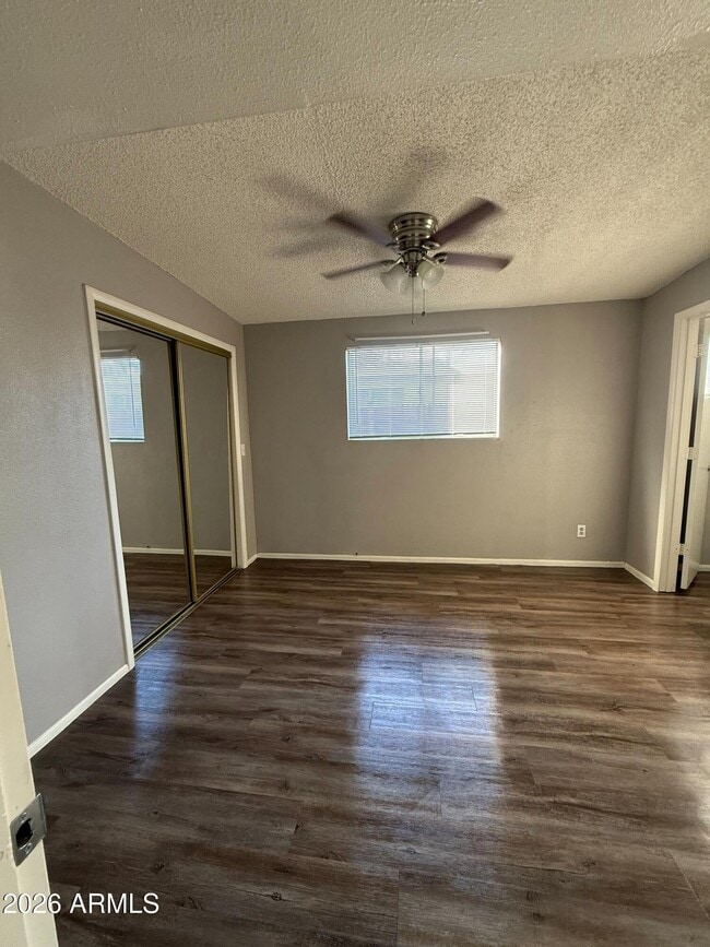 Building Photo - 102 E Ivy St