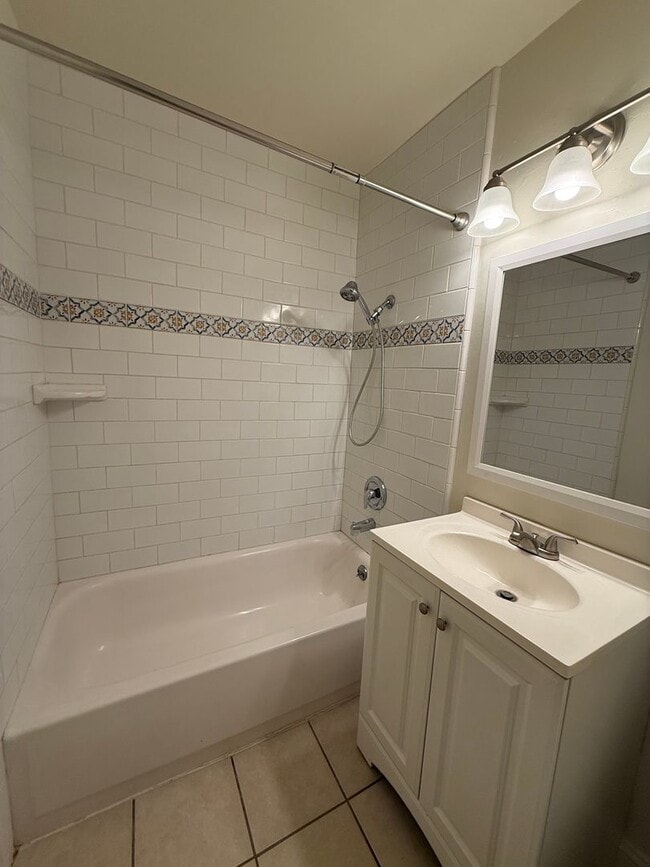 Building Photo - 2 bedroom 1.5 bath condo! Half off 2nd months rent Move in Special!