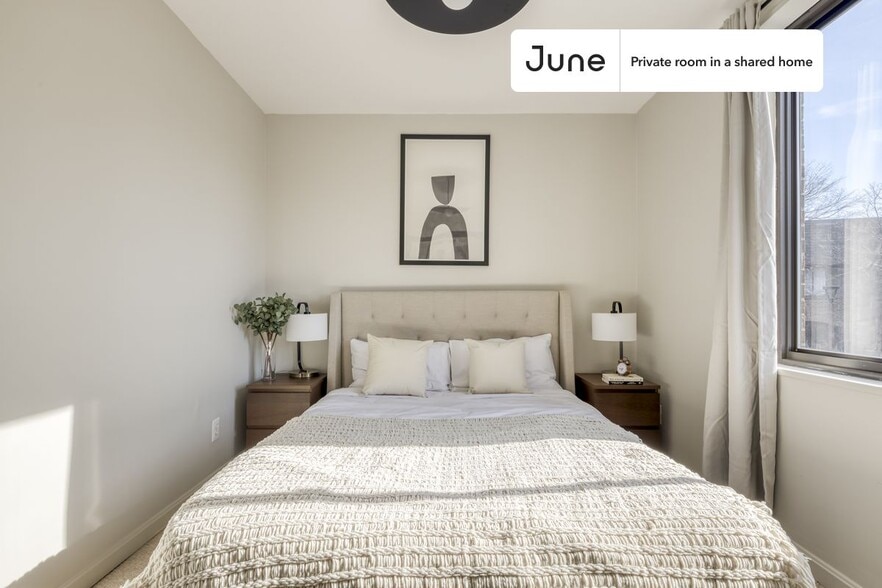 Building Photo - Room in Shared 5 bed/2.5 bath home in H Street