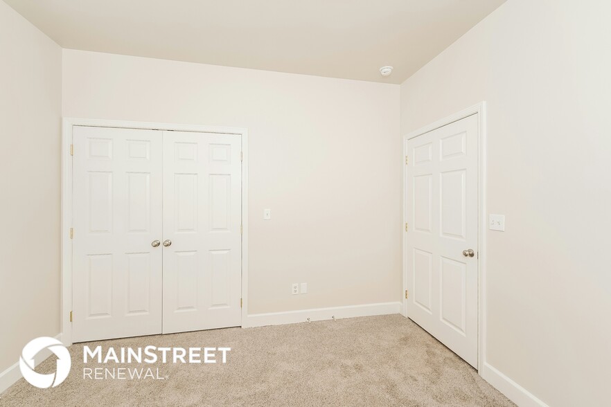 Building Photo - 180 Steeplechase Ct