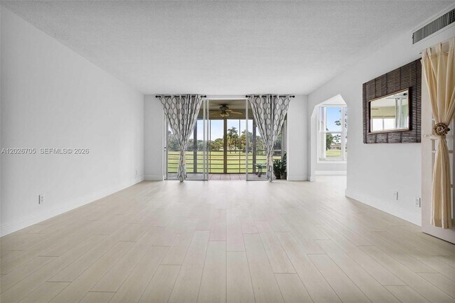Building Photo - 2651 S Course Dr