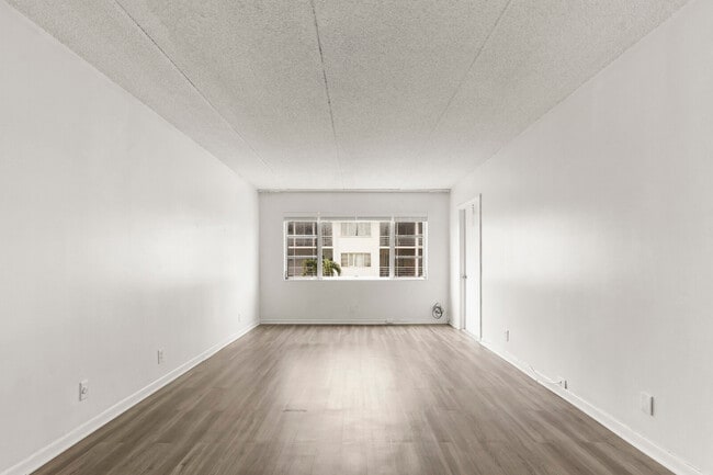 Building Photo - 4500 N Flagler Dr