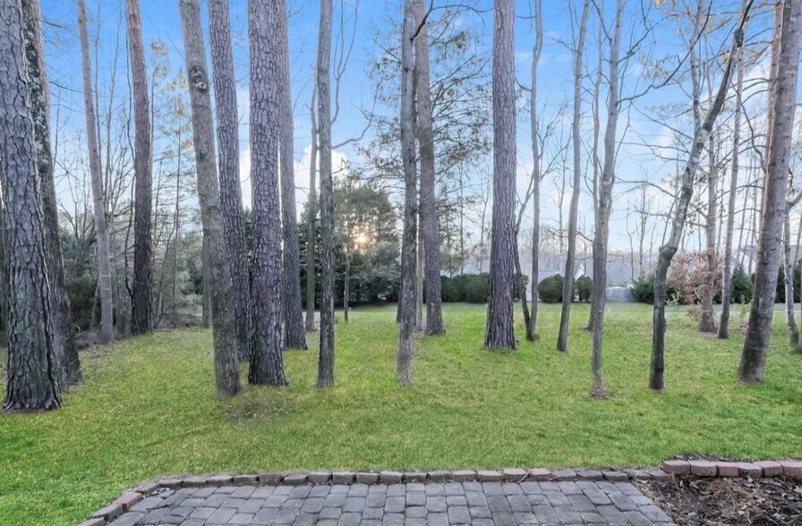 Building Photo - 7145 Duchamp Dr