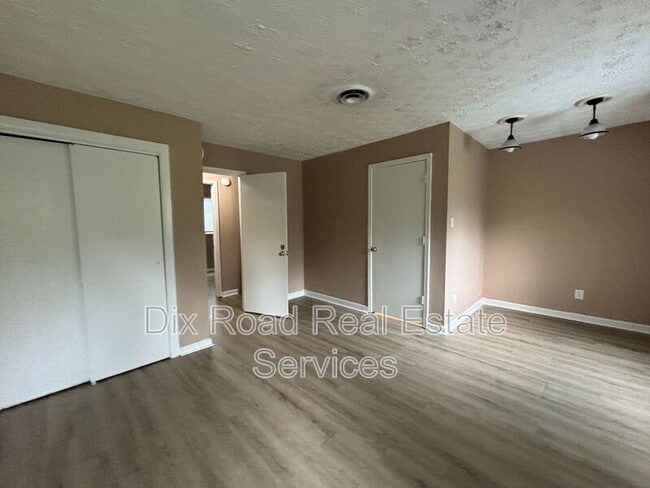 Building Photo - 1739 Embury Park Rd