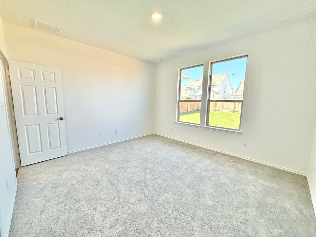 Building Photo - 117 Redonda Dr