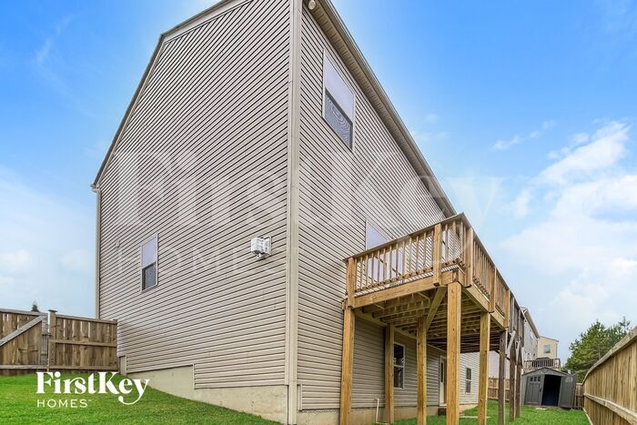 Building Photo - 104 Aviary Ln
