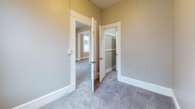 Building Photo - 3218-22 Walton