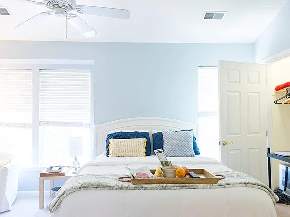 Building Photo - 3911 Elbert Ave