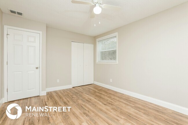 Building Photo - 1567 Lavilla St