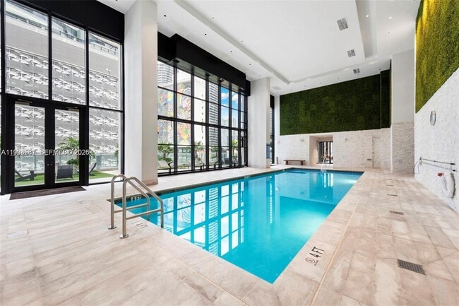 Building Photo - 1010 Brickell Ave