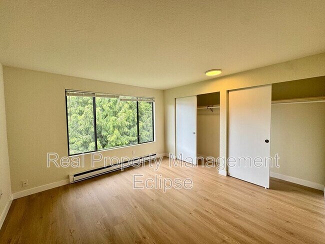 Building Photo - 17319 Stone Ct N