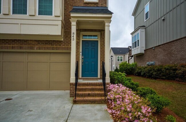Building Photo - 845 Atwood Ln