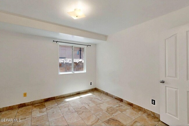Building Photo - 540 N Yarbrough Dr