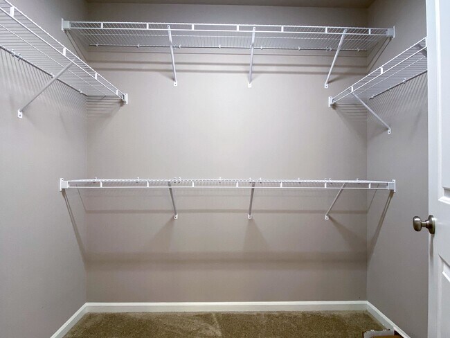 Building Photo - 9626 Sweet Autumn Dr