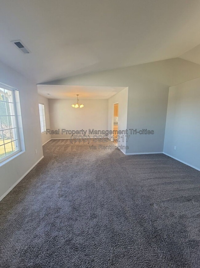 Building Photo - 4508 Sedona Dr