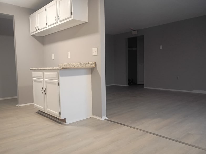 Building Photo - 13540 Superior Rd