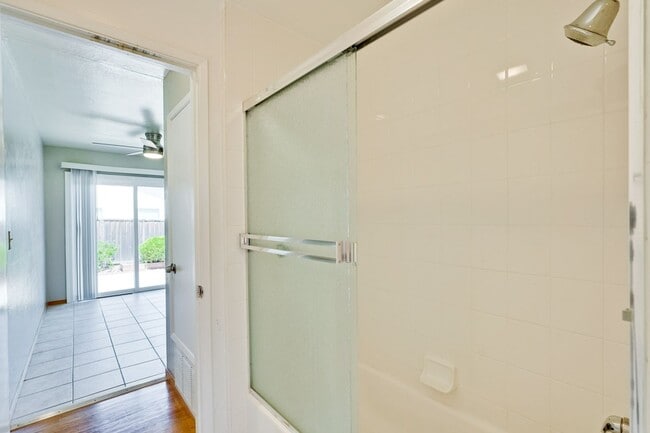 Building Photo - Charming 3-bedroom, 2-bathroom ranch-style...