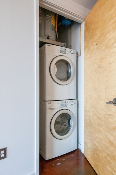 Building Photo - 600 12th Ave S