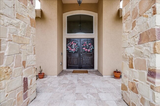 Building Photo - 6241 Lago Vista Dr
