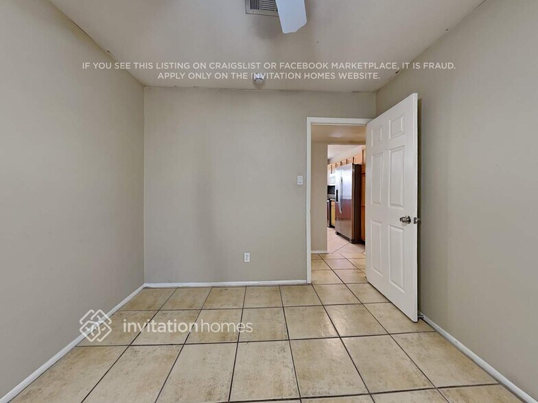 Building Photo - 7818 W Fairmount Ave