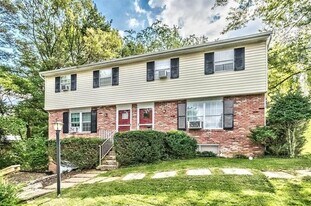 Building Photo - 4304 Royalview Dr