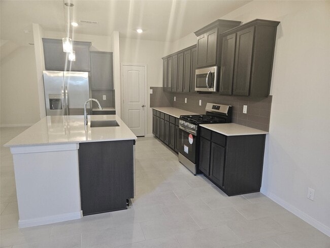 Building Photo - 7971 Cypress Country Dr