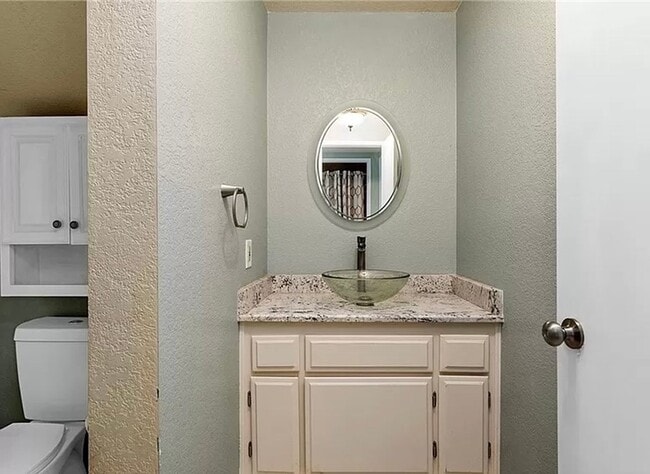 Building Photo - Spacious Two-Story Home in Lake Elsinore