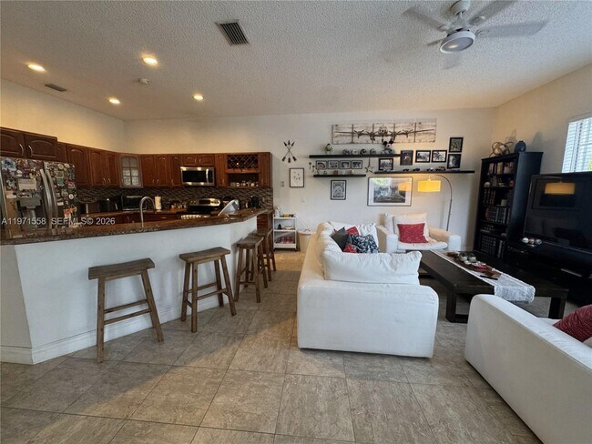 Building Photo - 834 Verona Lake Dr