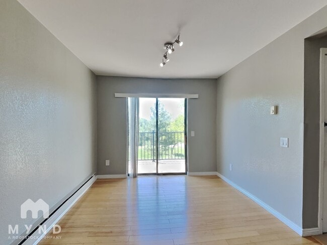 Building Photo - 7885 Barbara Ann Dr