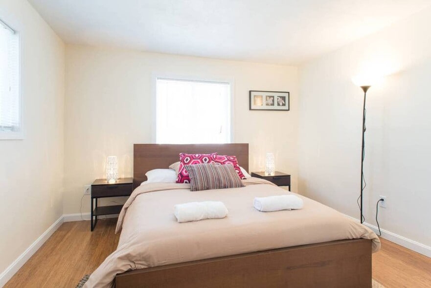 Building Photo - 37 Oxford Cir