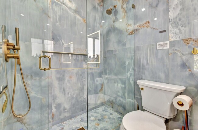 Building Photo - 1981 Coral Gardens Dr