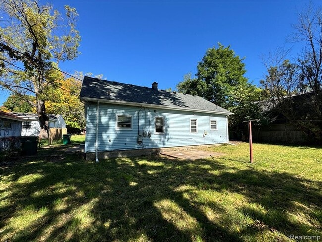 Building Photo - 834 E Cross St