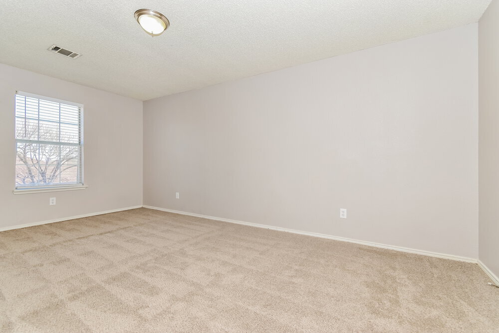 Building Photo - 5909 Iris Dr