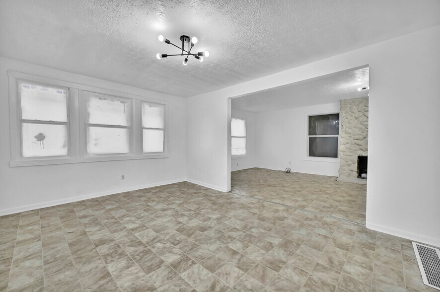 Building Photo - 9502 Talbot Ave