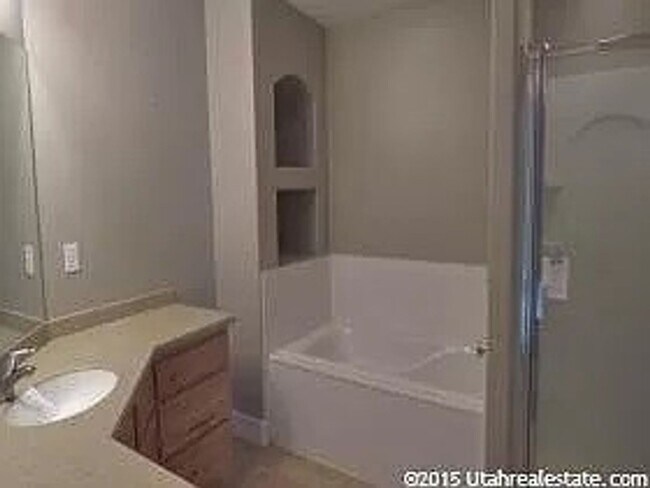 Building Photo - Lehi 3 Bedroom Town Home Pets OK