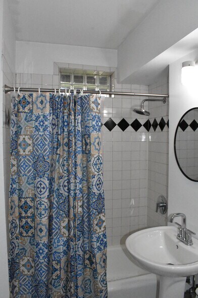 Building Photo - 4A Rockledge St
