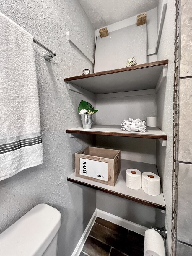 Building Photo - 6347 Limestone St