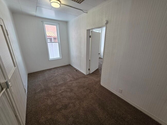 Building Photo - 171 E Washington St