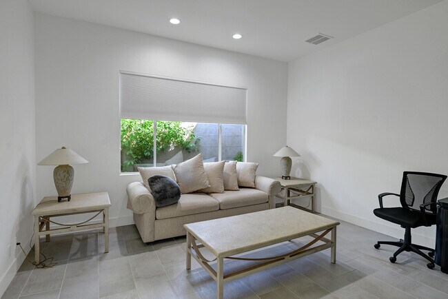 Building Photo - 189 White Horse Trail