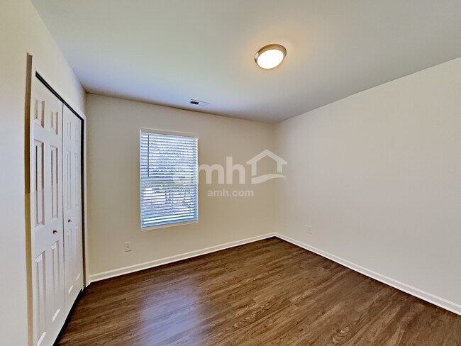 Building Photo - 3856 Wingdale Ct