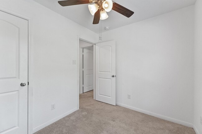 Building Photo - 771 Plum Tree Cir