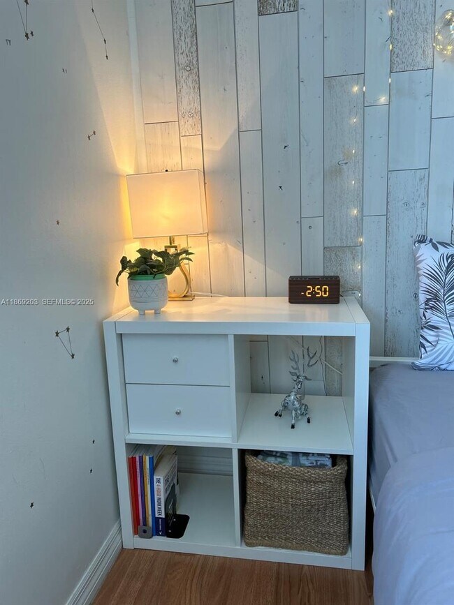 Building Photo - 5880 Collins Ave