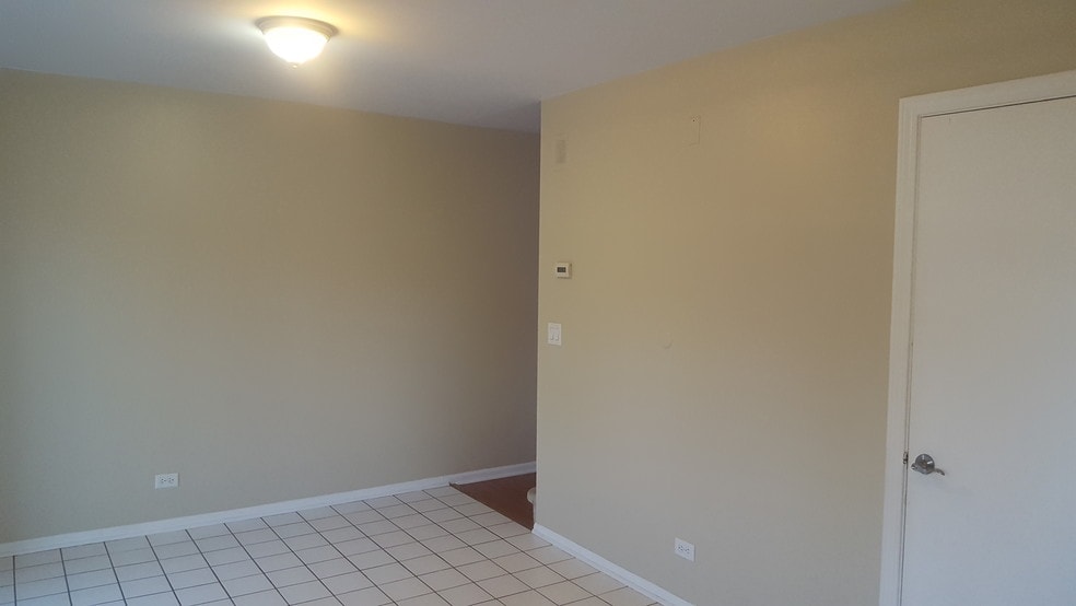 Building Photo - 2146 Rugen Rd