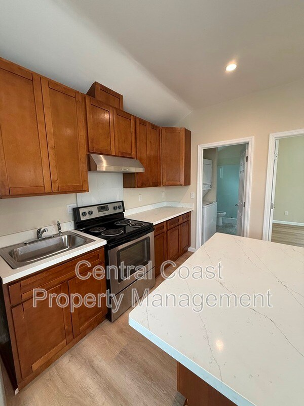 Building Photo - 142 Peppertree Pl
