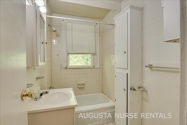 Building Photo - 2136 McDowell St