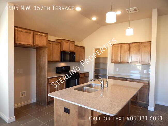 Building Photo - 6905 NW 157th Terrace