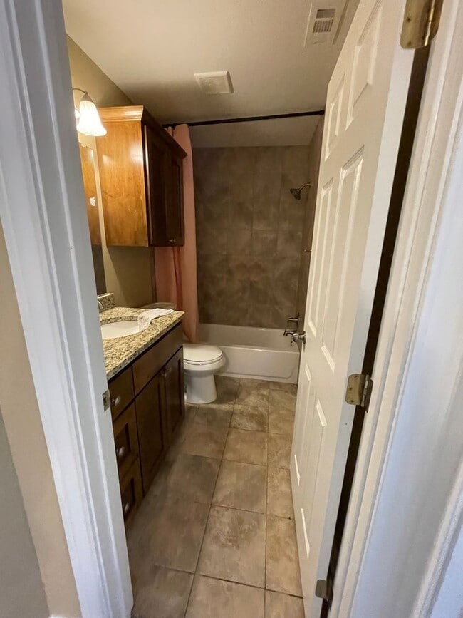 Building Photo - 105 Homonu Ct