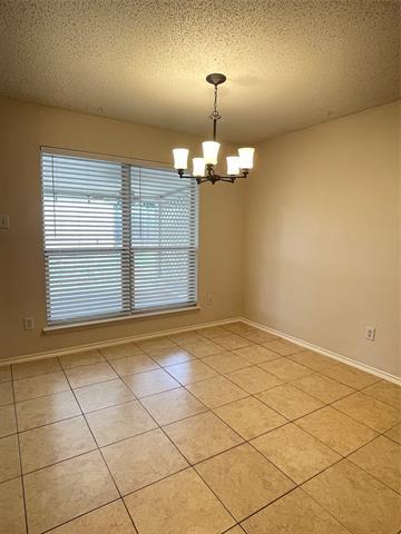 Building Photo - 817 Parkhill Dr